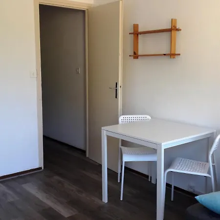 Pied Des Pistes A - Cote 2000, 4 Pers. Avec Ascenseur Et Equipements Complets - Fr-1-689-92